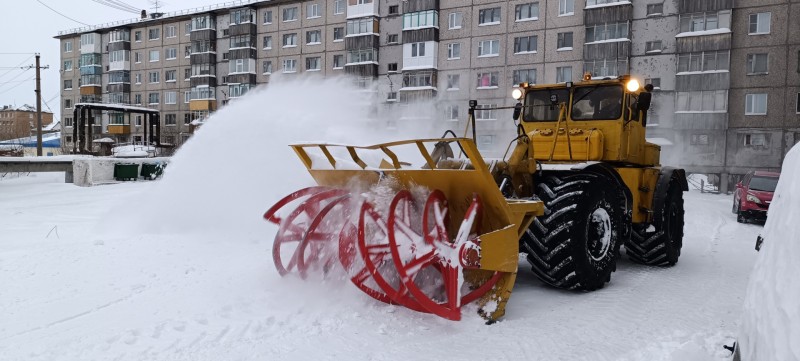 Работа по очистке дворов от снега идет планомерно - мэрия Воркуты