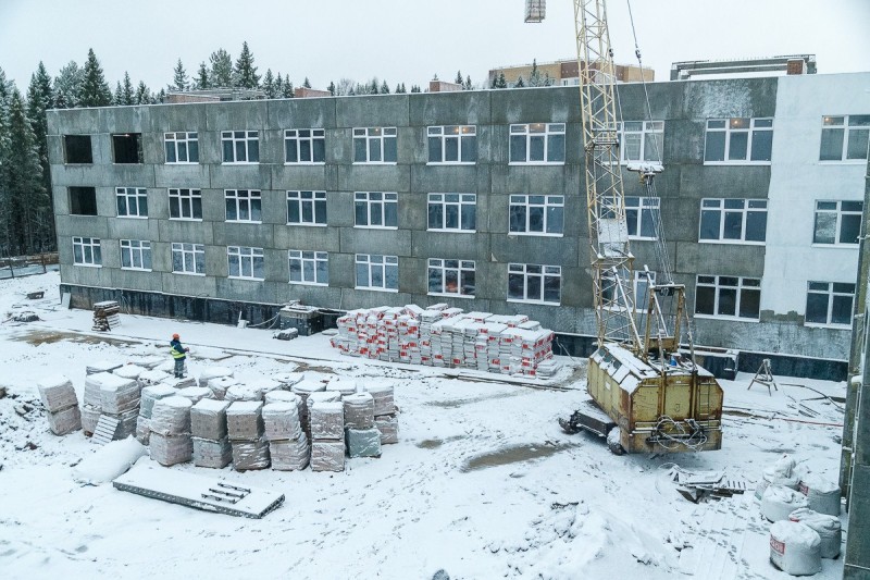 Тысячи отремонтированных и построенных школ: "Единая Россия" и Минпросвещения представили итоги президентских программ

