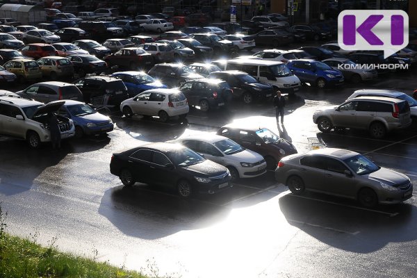 В Усинске шестерых водителей оштрафовали за блокировку выезда автомашин с парковки

