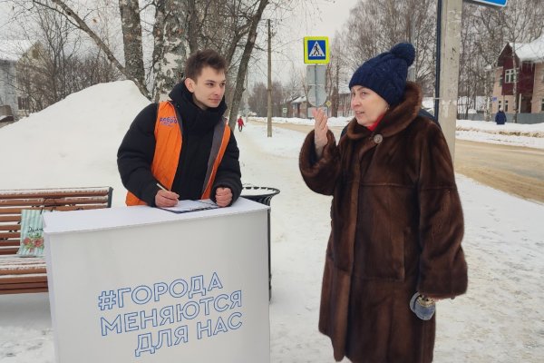 Волонтёры ФКГС рассказали жителям Краснозатонского о проекте благоустройства нового сквера

