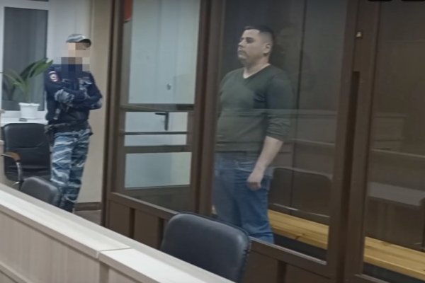 Подозреваемый в передаче информации наркоторговцам полицейский останется под стражей в Сыктывкаре