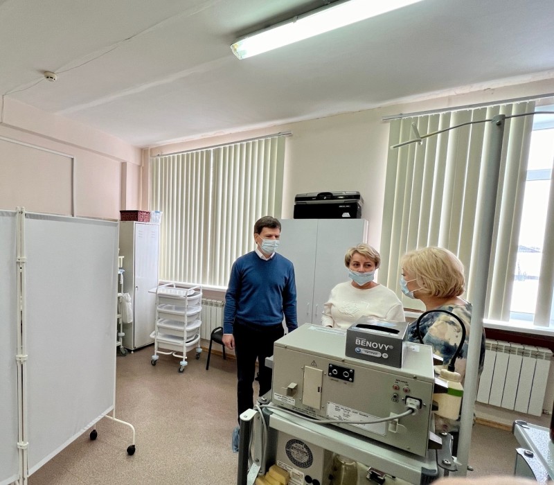Новое оборудование и строительство домов для врачей: руководитель Минздрава проинспектировал работу здравоохранения в Усть-Вымском районе