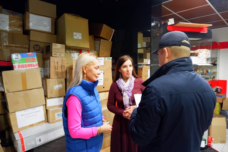 Два года работы: гуманитарный штаб "Единой России" направил в новые регионы десятки тысяч тонн помощи