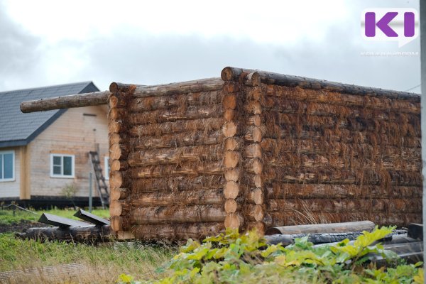 Строитель деревянных домов и бань из Сыктывкара осужден к принудительным работам за хищение денег клиентов