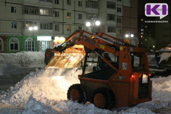 Мэрия Сыктывкара предупредила коммунальные предприятия о необходимости своевременной уборки снега