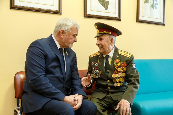 Владимир Уйба поздравил ветеранов Великой Отечественной войны с наступающим Днем Победы