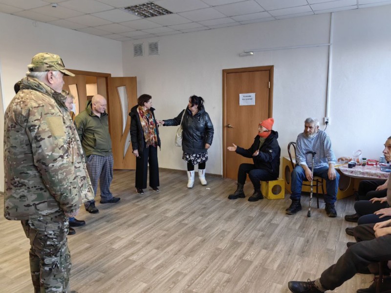 Глава Коми встретился с жителями частично обрушившегося дома в Печоре