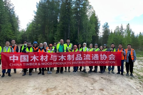 Китайская Ассоциация по торговле древесиной и лесоматериалами посетила лесной участок Жешартского ЛПК
