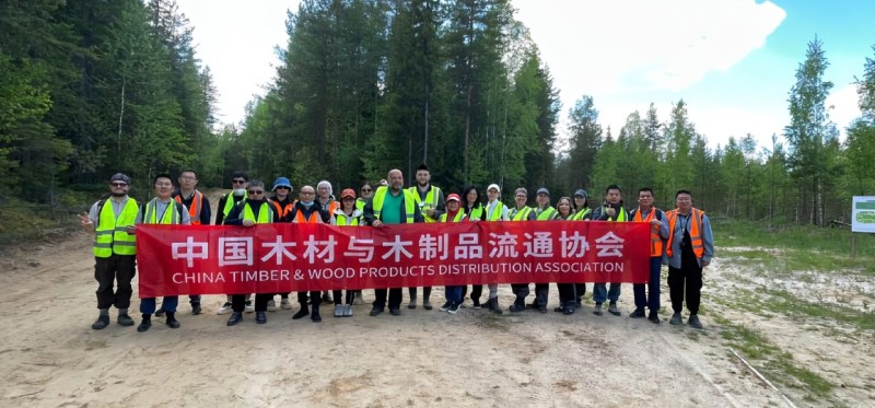 Китайская Ассоциация по торговле древесиной и лесоматериалами посетила лесной участок Жешартского ЛПК
