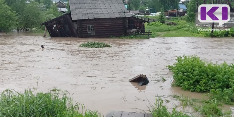В Прилузье ливень затопил огороды, дровяники и чуть не смыл детсад 