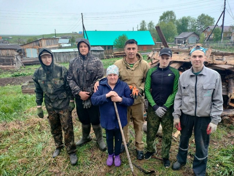 Филиал фонда "Защитники Отечества" по Коми помог матери погибшего на СВО бойца из Ижемского района

