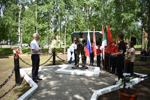 В Емве открыли памятник ветеранам боевых действий