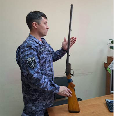 Жители Усть-Куломского района сдали в Росгвардию найденное оружие