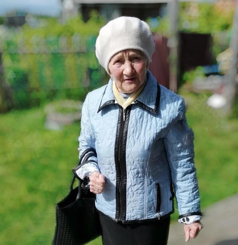 Жительница Усинска ежемесячно отправляет часть своей пенсии бойцам СВО