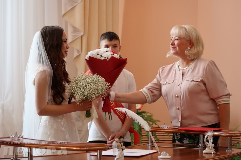 В Печоре празднично регистрировали браки в честь Дня семьи