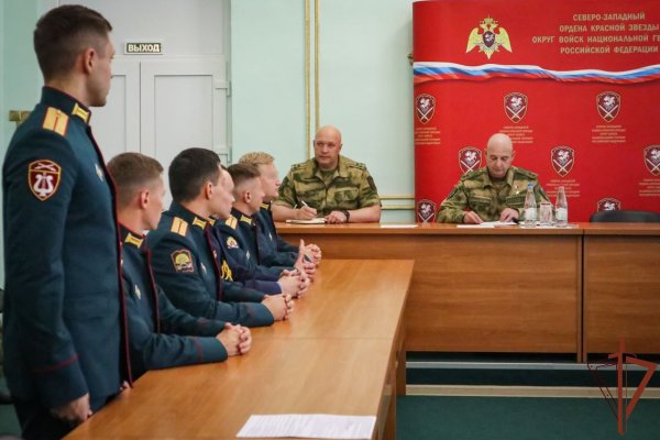 Выпускники военных вузов Росгвардии из Коми прибыли в Санкт-Петербург

