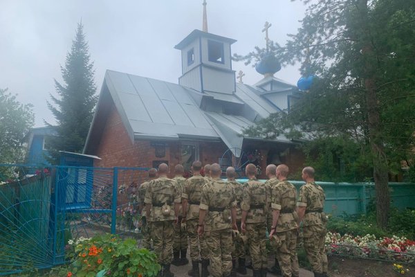В Сыктывкаре военнослужащие и сотрудники Росгвардии в День Крещения Руси приняли участие в богослужениях