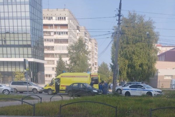 В Сыктывкаре под колеса LADA Granta попала 68-летняя женщина 