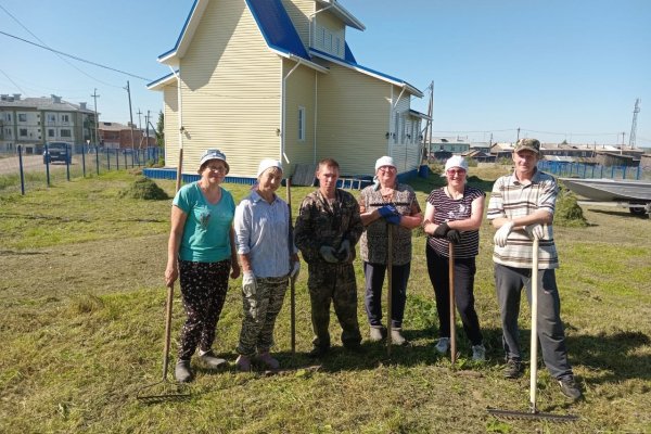 В Усть-Цильме прихожане обустраивают историческое место 