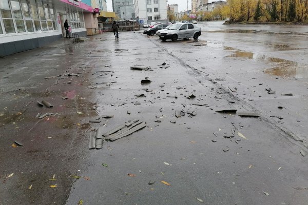 В Воркуте по факту падения балконной облицовки на женщину организована процессуальная проверка