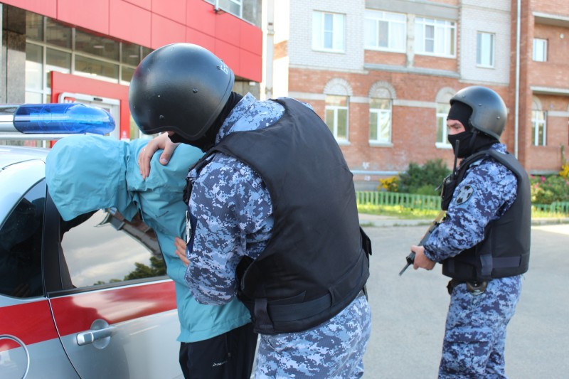 В Вуктыле росгвардейцы задержали агрессивного мужчину в медицинском учреждении