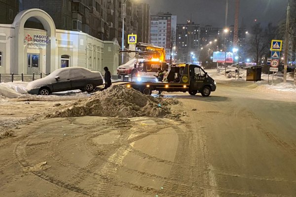 В Сыктывкаре во время уборки снега эвакуировали авто 