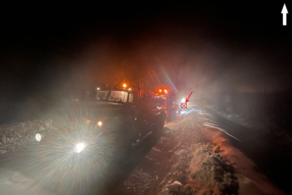 В Усинске КамАЗ наехал на своего водителя 