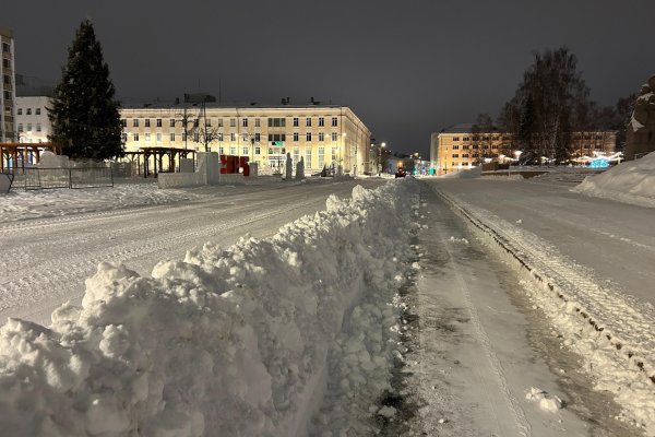 За ночь с улиц Сыктывкара вывезли три тысячи кубометров снега