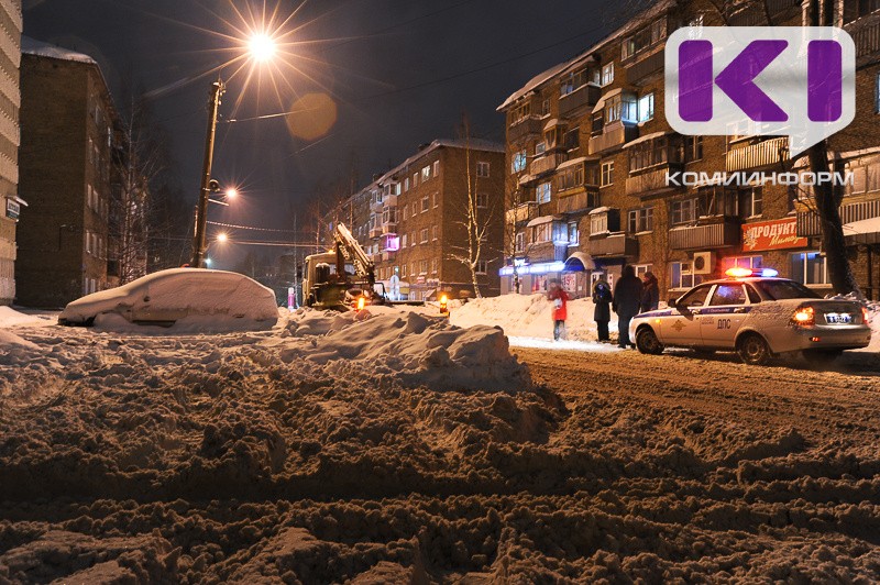 На вопросы о складировании снега на придомовых территориях в Коми ответила Ольга Микушева