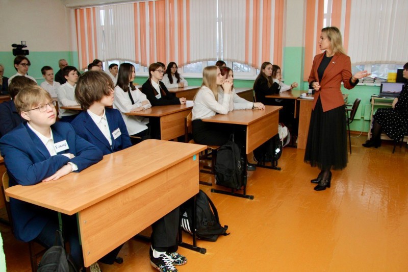 Министр образования Коми рассказала школьникам Выльгорта об Арктике