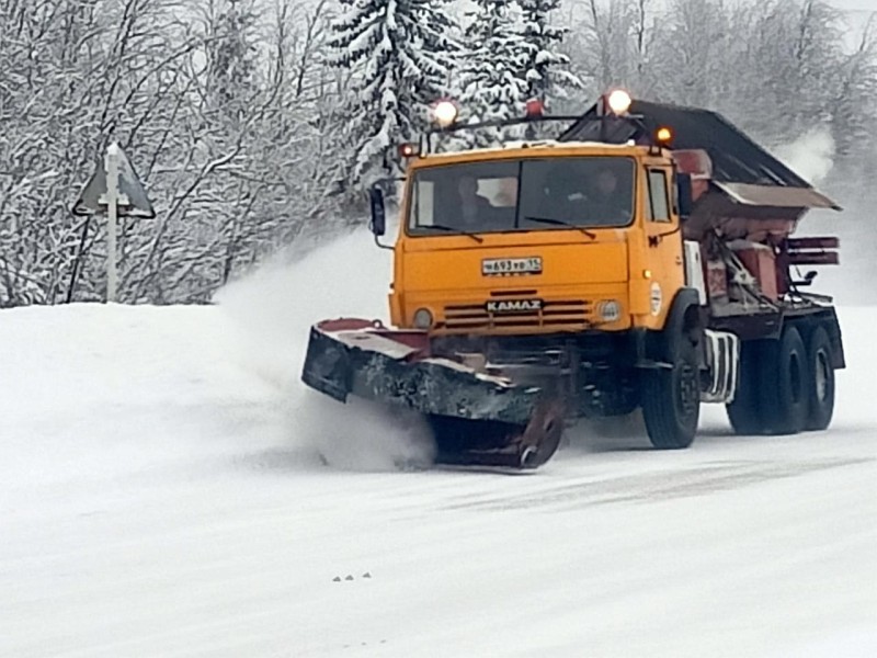 В Коми в выходные на региональных дорогах работало более 350 единиц техники