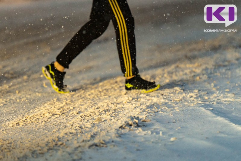 В Сыктывкаре перебегавший проезжую часть 10-летний мальчик попал под машину