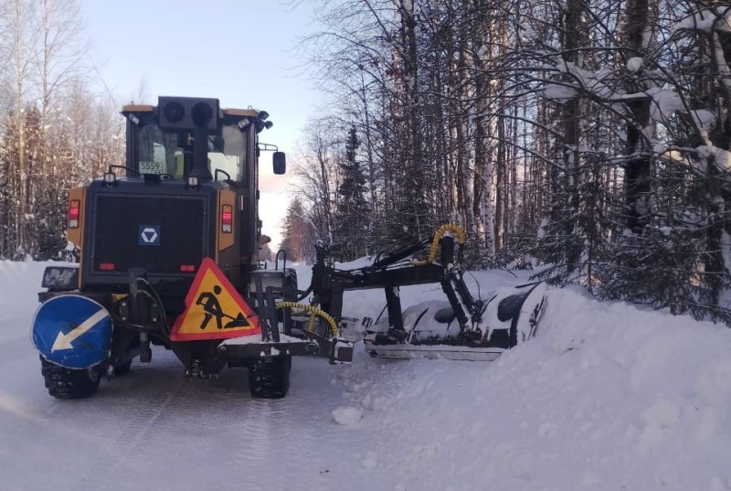 В Удорском районе в работе по очистке дорог задействовано 15 единиц спецтехники