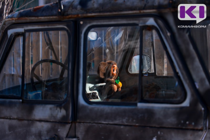 В Сыктывкаре трехлетний ребенок гулял по улице ночью без присмотра