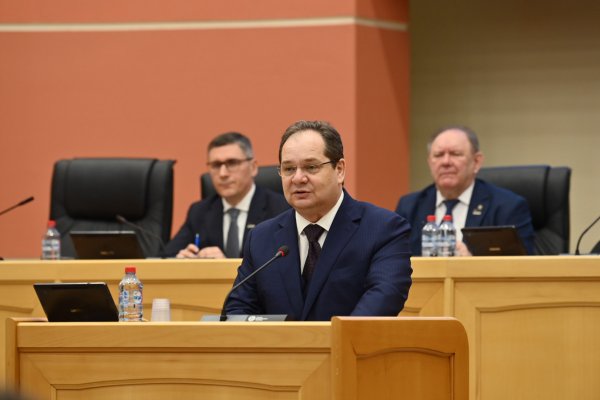 Работать ради людей и возродить гордость за республику: Ростислав Гольдштейн обозначил депутатам общие задачи