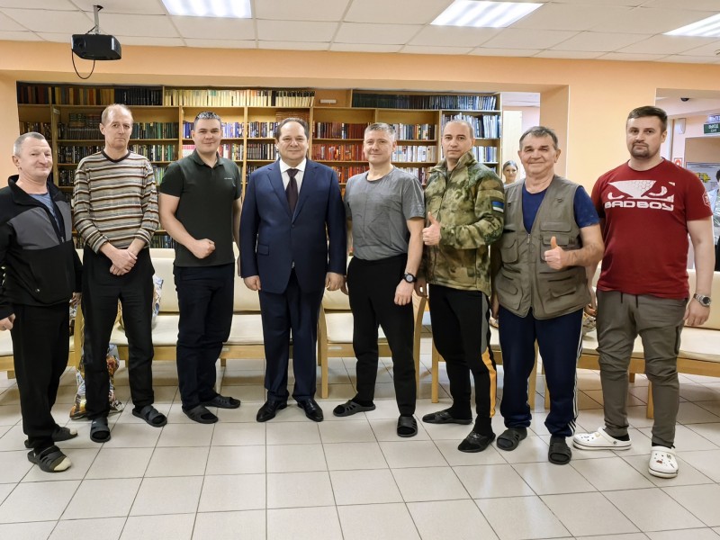 Ростислав Гольдштейн навестил защитников Отечества в республиканском социально-реабилитационном центре "Максаковка"