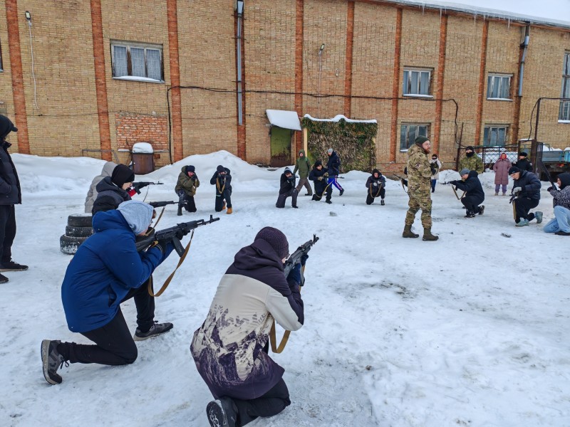 Партийцы "Единой России" в городах и районах Коми подключились к празднованию Дня защитника Отечества 