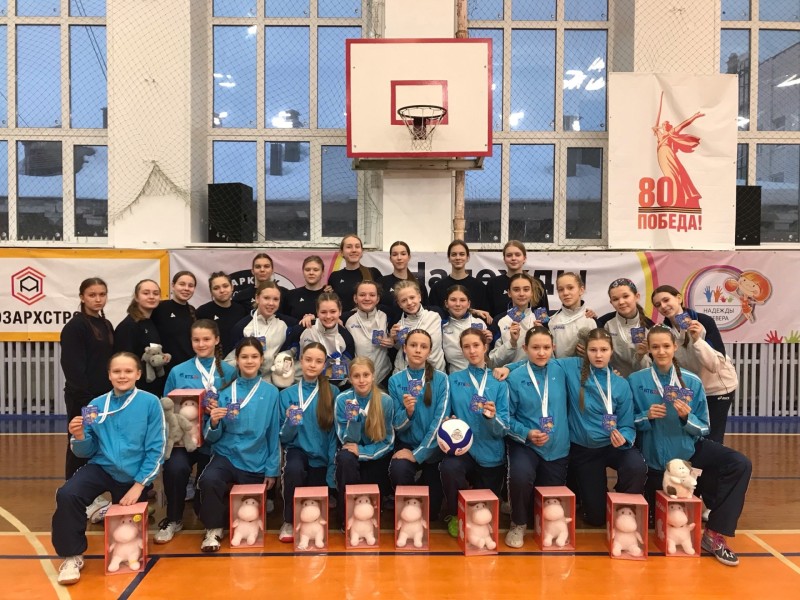 Волейболистки Коми успешно выступили на турнире "Надежды Севера" в Архангельске