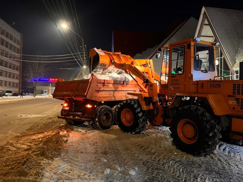 В Сыктывкаре за сутки вывезено почти 4000 кубометров снега