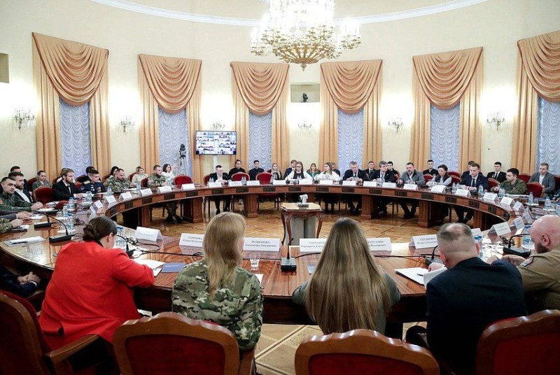 В Госдуме "Клуб боевых отцов" из Коми привели в пример, как одну из успешных региональных практик наставничества
