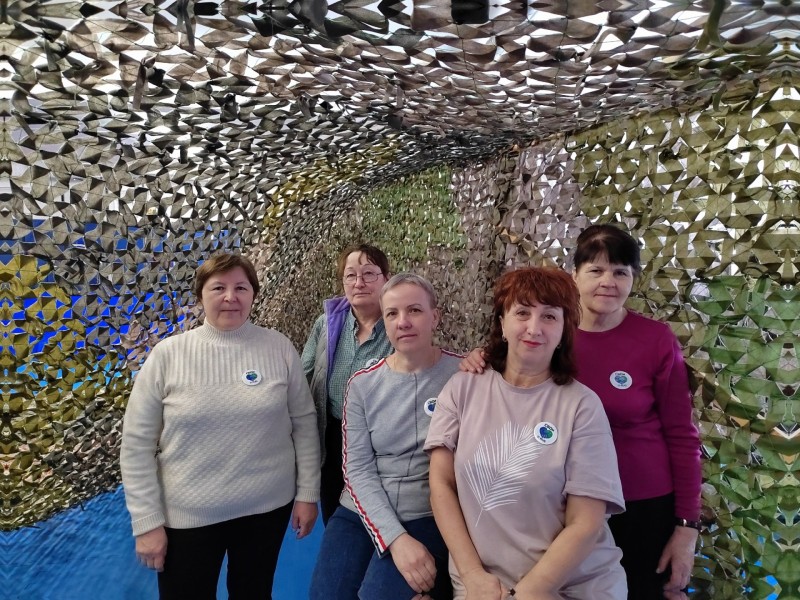 В Эжве волонтеры сплели гигантскую сеть для нужд СВО 
