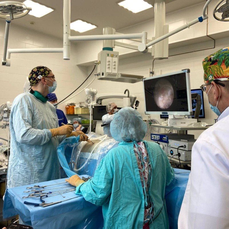 Врач из Москвы провел в Коми РКБ мастер-класс по эндоскопическому удалению поясничных грыж межпозвонковых дисков