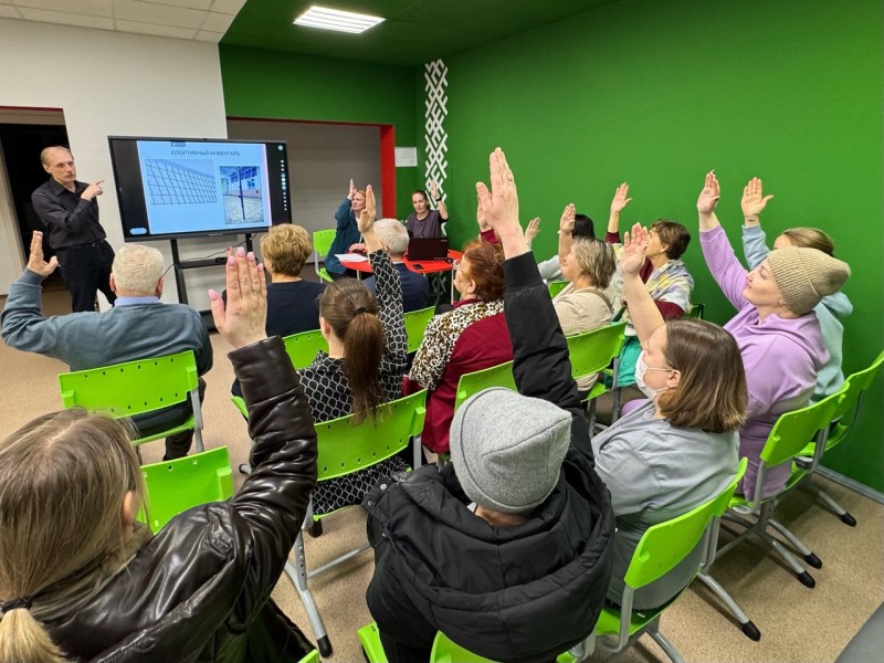 Ремонт досугового центра и спортинвентарь в школу: партийцы участвуют в выборе проектов "Народного бюджета"