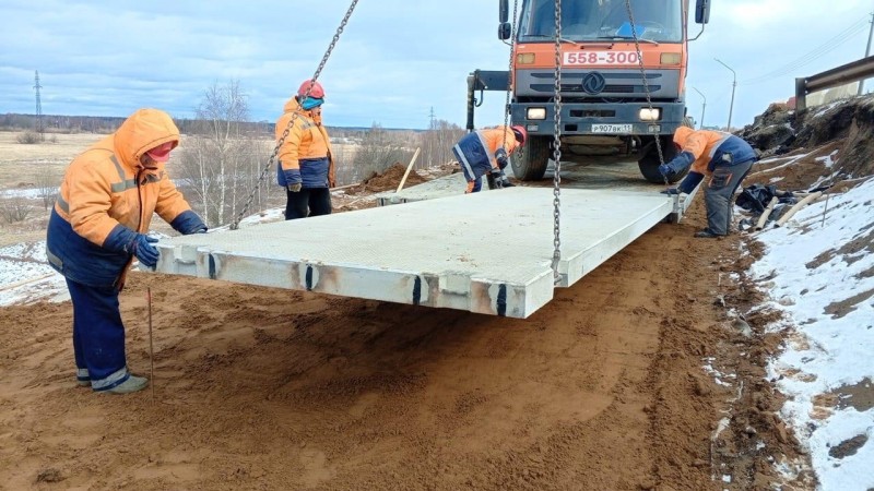 В Коми продолжается подготовка к ремонту Краснозатонского моста
