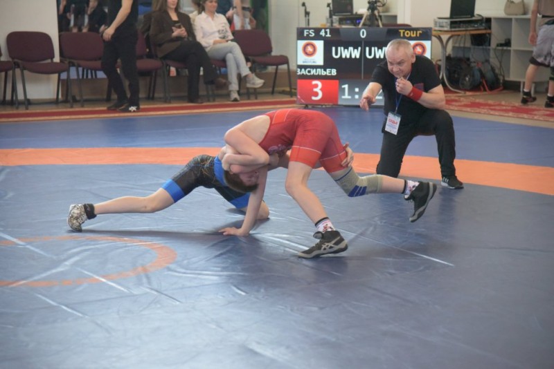 В Выльгорте стартовали Всероссийские соревнования по вольной борьбе