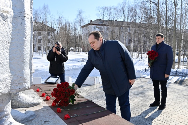 Ростислав Гольдштейн почтил память интинцев, погибших на фронтах Великой Отечественной войны