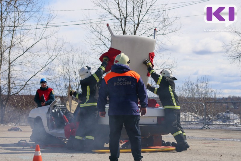 МЧС Коми заняло третье место по итогам межрегиональных соревнований по спасению пострадавших в ДТП 