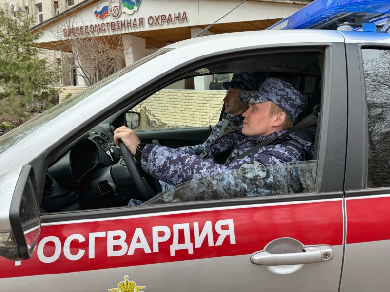 В Сыктывкаре росгвардейцы задержали агрессивного посетителя буфета