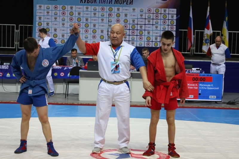 13 медалей завоевали самбисты Коми на Всероссийском турнире в Архангельске