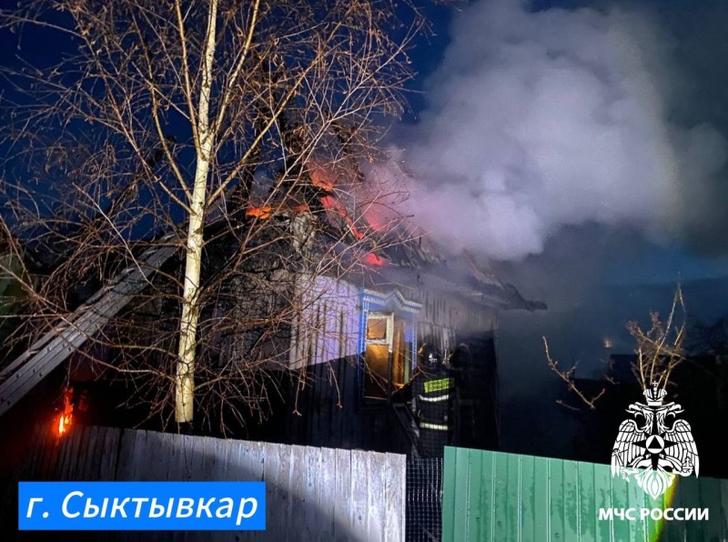 Стали известны обстоятельства пожара в Сыктывкаре, на котором погибли три человека